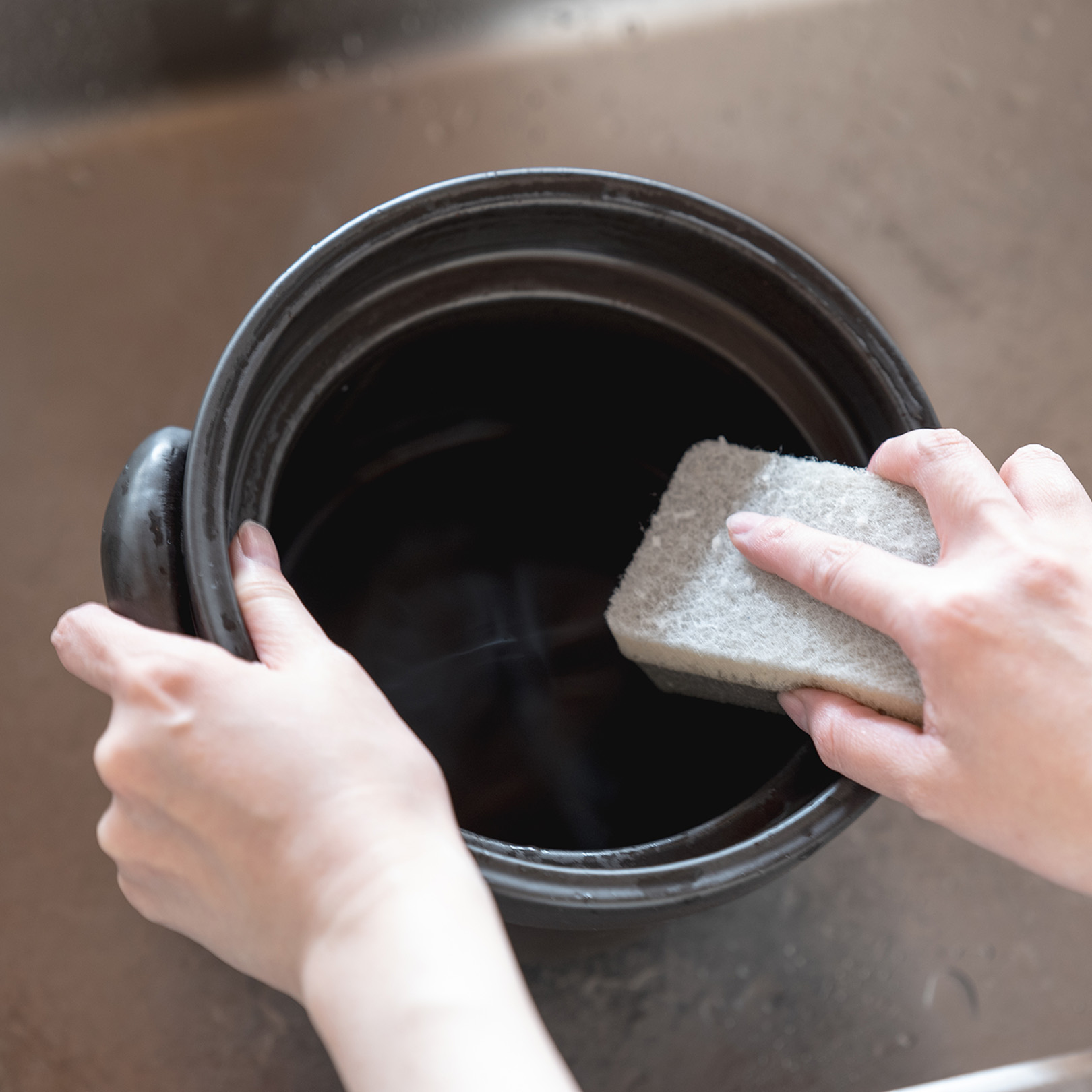 土鍋の使用後は早く洗う