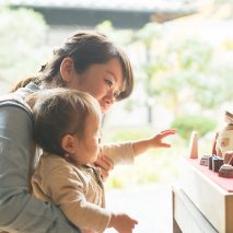 思い出に残る初節句にするために。「いわい雛人形」の選び方と飾り方