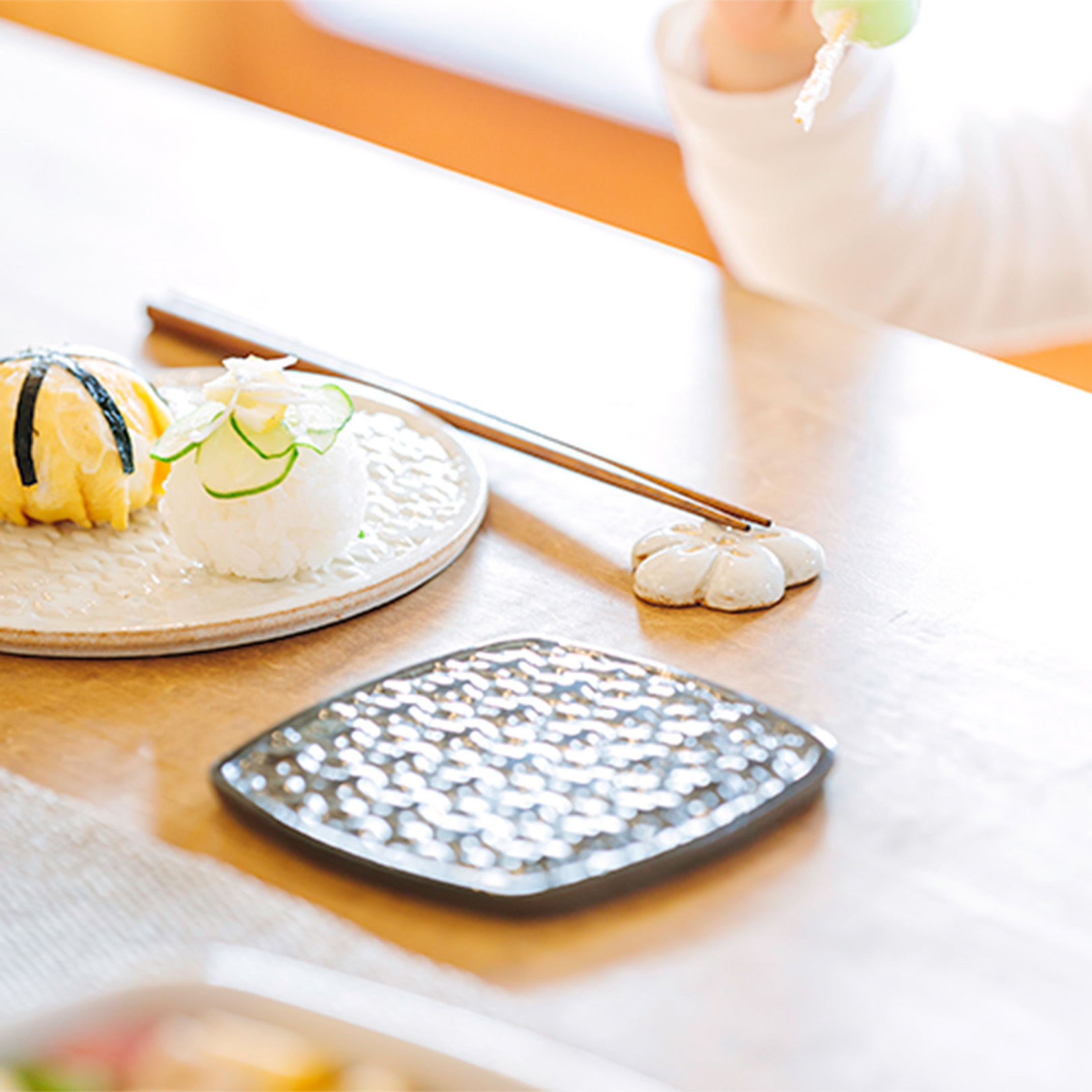 お祝い事のギフトにもおすすめな梅の花の箸置き