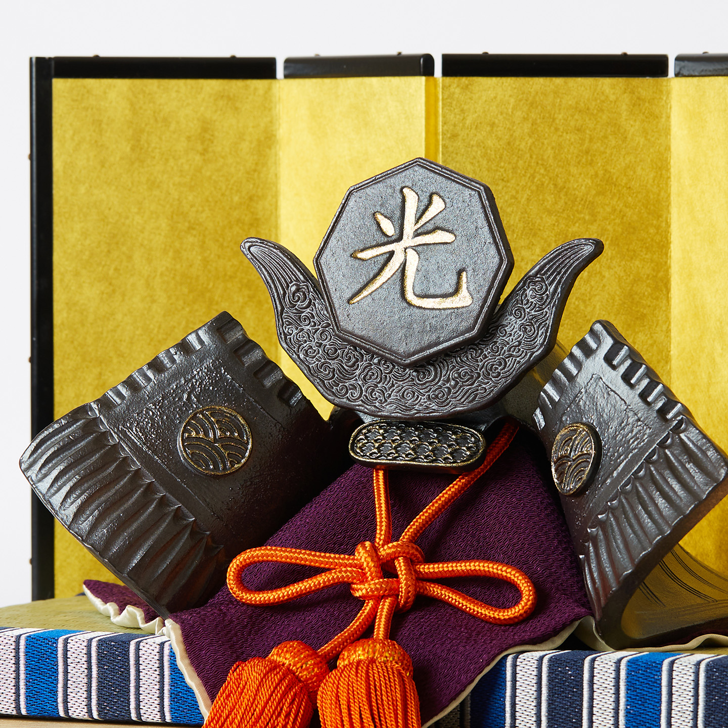 一字前立のアップ画像