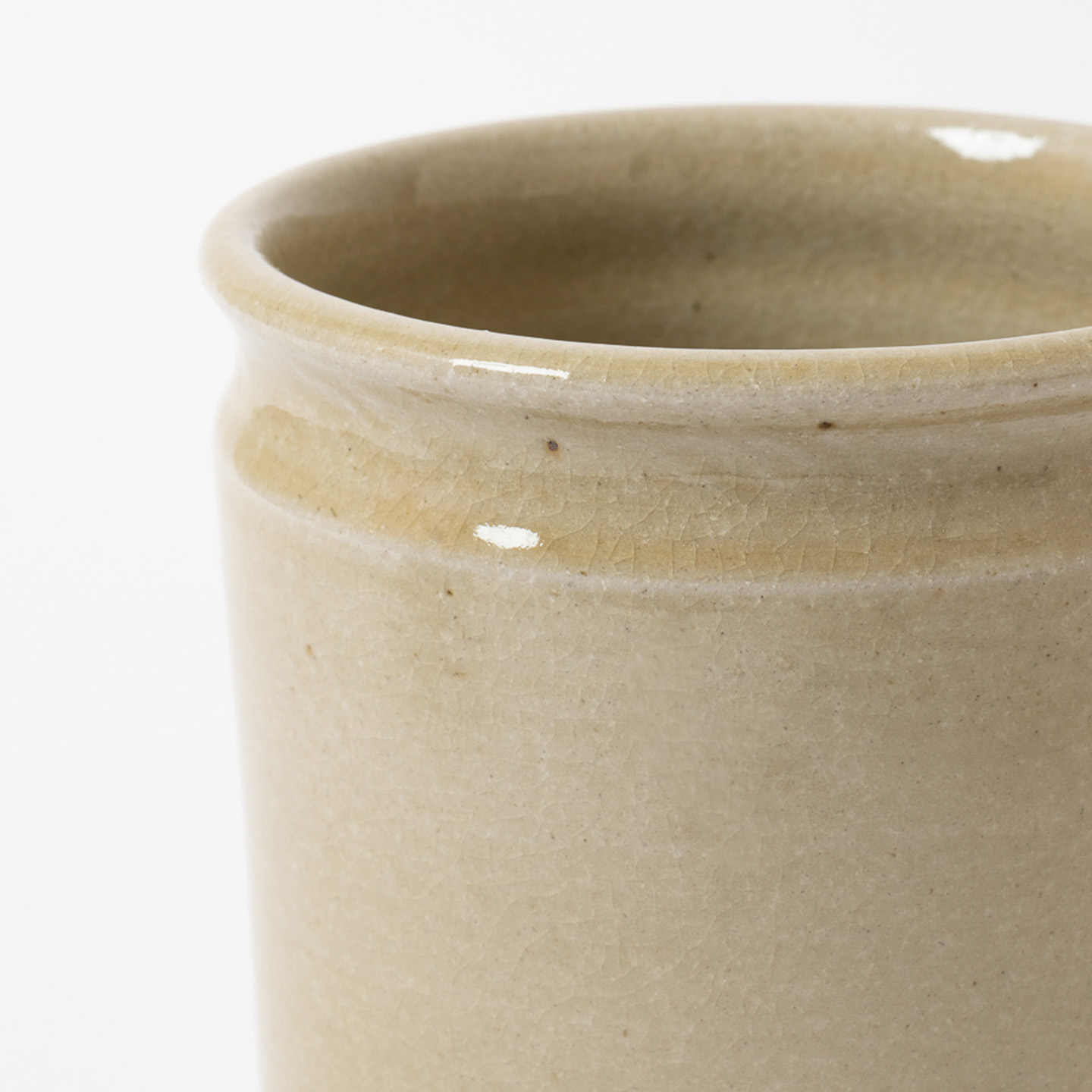 釉薬の表情が美しい明山の陶器のツールスタンド