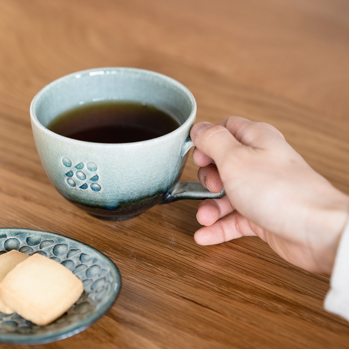 信楽焼 日と月のマグカップと焼き菓子の小皿で楽しむ、おうち時間のティータイム