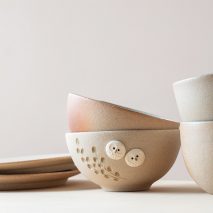 hoccoriのふくろう食器で、食卓に小さな楽しみを