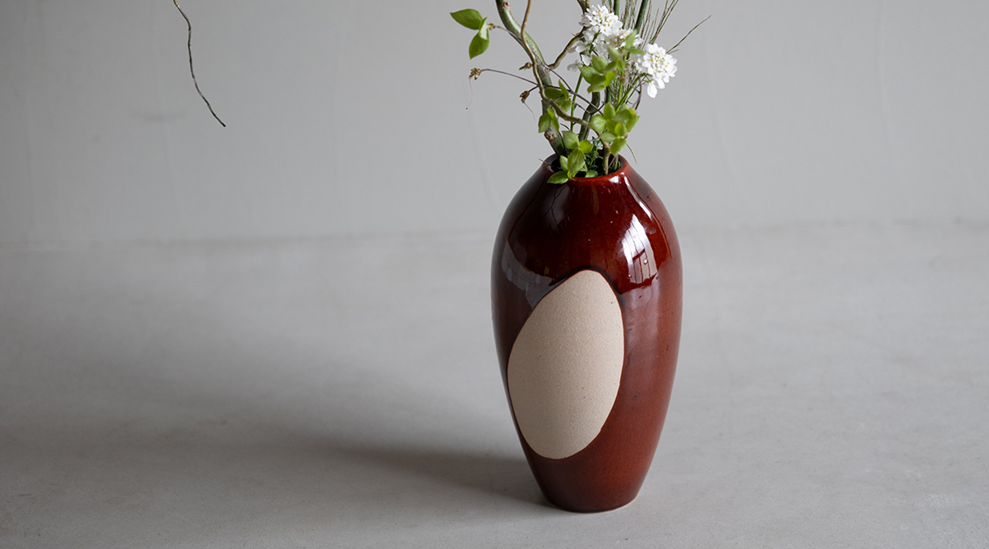小さな景色をつくる花入。新しい花器シリーズ「ma」 | 信楽焼 明山